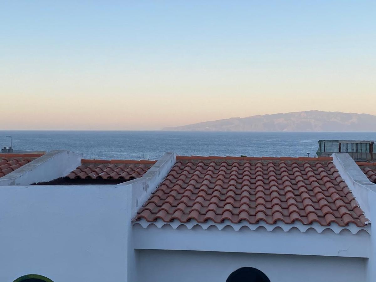 Holiday House Parque Azul Playa La Arena Free Wifi Puerto de Santiago  Luaran gambar
