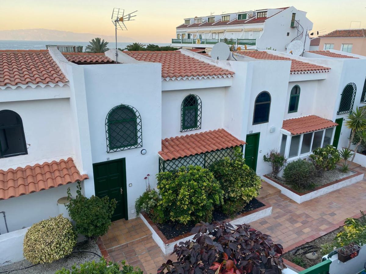 Holiday House Parque Azul Playa La Arena Free Wifi Puerto de Santiago  Luaran gambar